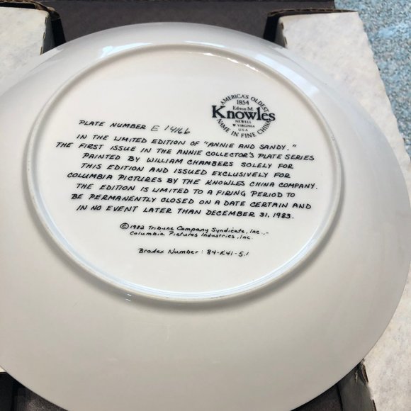 Edwin M Knowles Collector's Plate "Annie and Sandy - Picture 4 of 4
